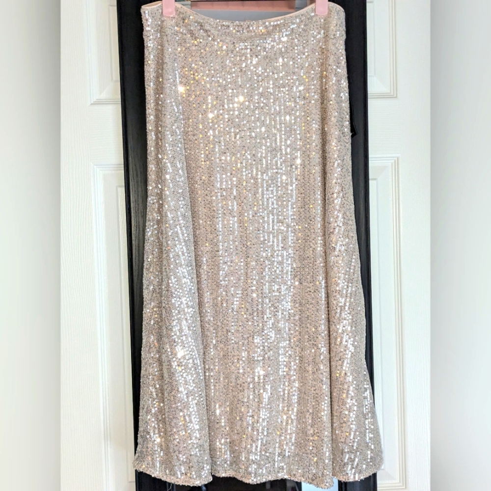 NWT Sequined Midi Skirt Black Tape - cream/silver sequin Size XL